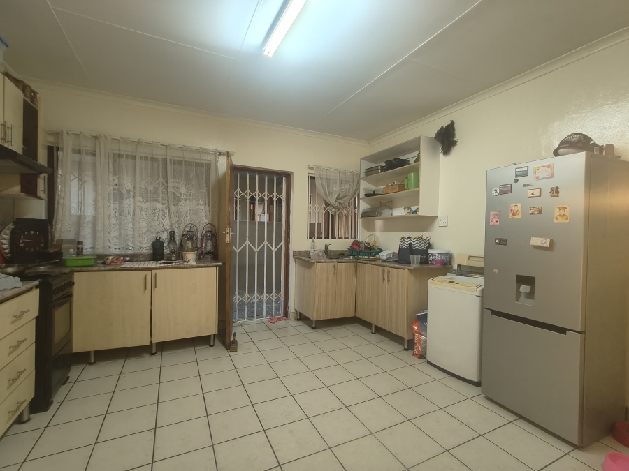 4 Bedroom Property for Sale in Waterval East North West